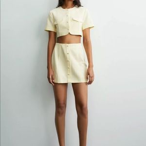 NWT zara linen blend mini skirt light yellow  With Buttons Down The Middle L
